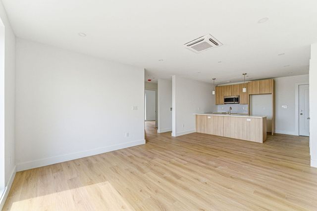 1035 Commonwealth Ave 604, Boston, MA 02215