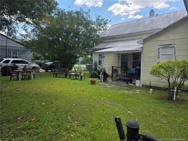 211 S Elm Avenue, Dunn, NC 28334