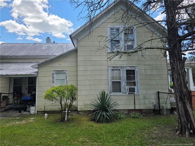 211 S Elm Avenue, Dunn, NC 28334