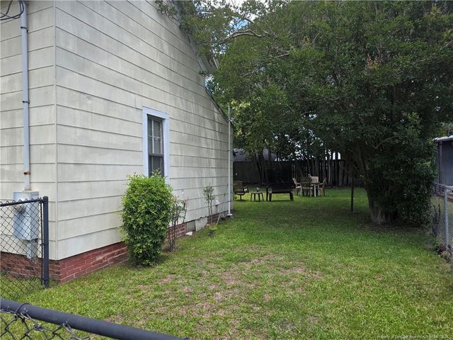 211 S Elm Avenue, Dunn, NC 28334