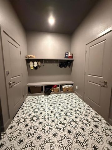 9911 Deep Water Dr, Missouri City, TX 77459