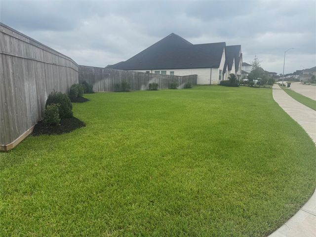 9911 Deep Water Dr, Missouri City, TX 77459