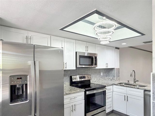2275 62ND AVENUE N 5202, St Petersburg, FL 33713