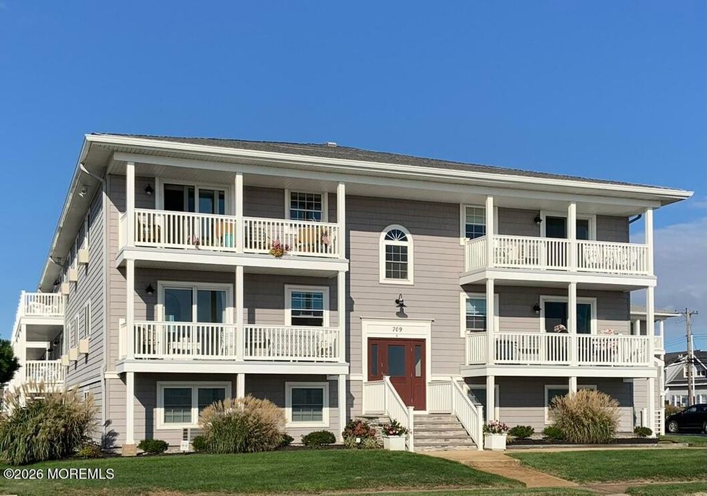 709 Ocean Avenue N 8, Avon-by-the-sea, NJ 07717