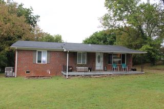 27 Oak St, Sparta, TN 38583