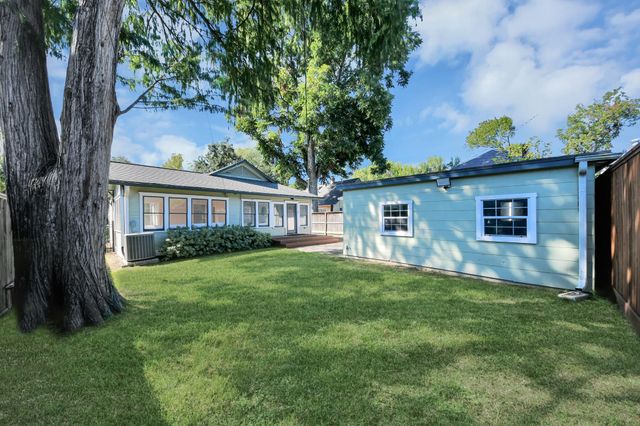 909 Fugate Street, Houston, TX 77009