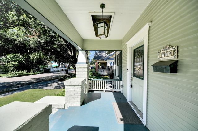 909 Fugate Street, Houston, TX 77009