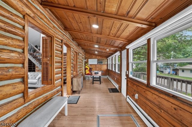 53 Lakeview Dr, West Milford Twp., NJ 07480