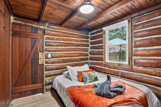 53 Lakeview Dr, West Milford Twp., NJ 07480