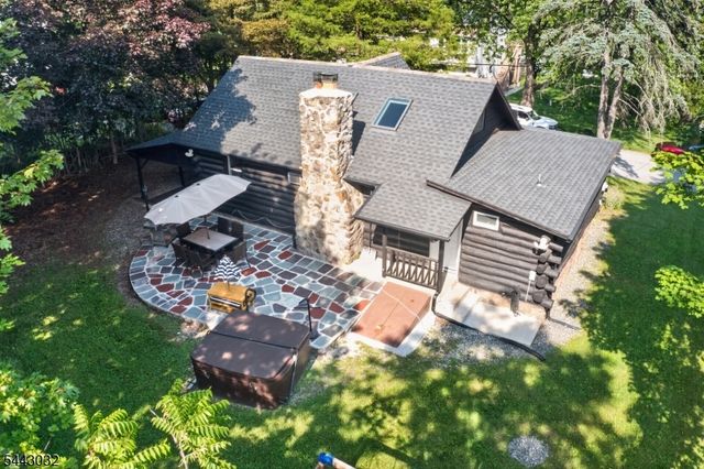 53 Lakeview Dr, West Milford Twp., NJ 07480