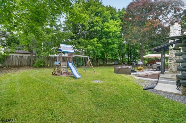 53 Lakeview Dr, West Milford Twp., NJ 07480