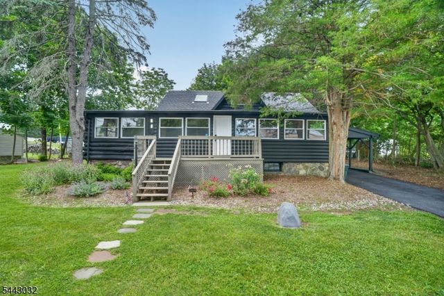 53 Lakeview Dr, West Milford Twp., NJ 07480