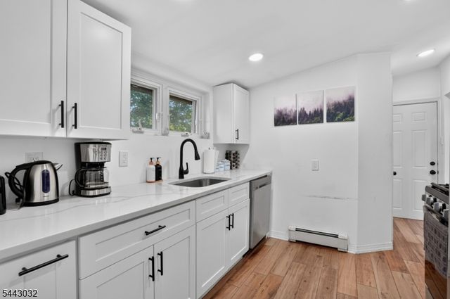 53 Lakeview Dr, West Milford Twp., NJ 07480