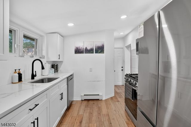 53 Lakeview Dr, West Milford Twp., NJ 07480