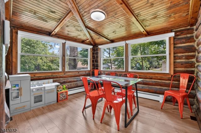 53 Lakeview Dr, West Milford Twp., NJ 07480