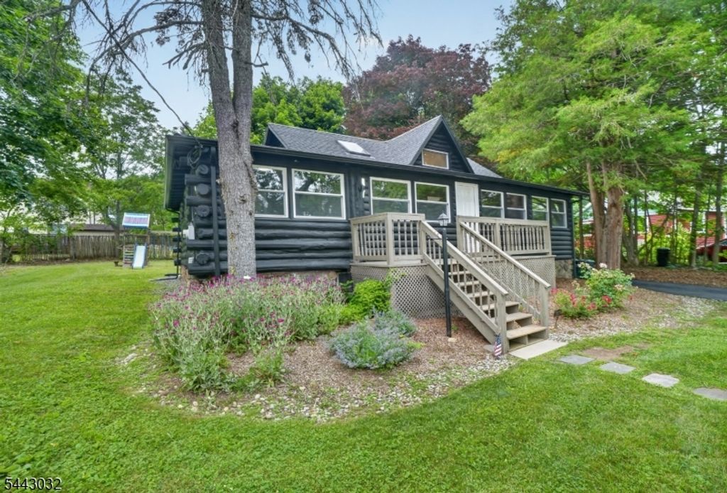 53 Lakeview Dr, West Milford Twp., NJ 07480 — photo 2