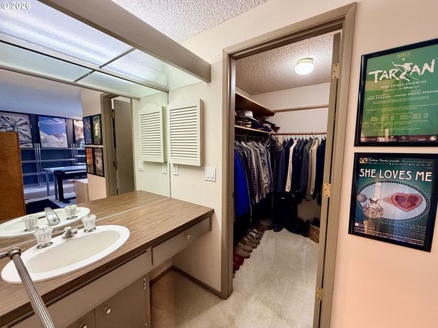 160 WESTBROOK Way, Eugene, OR 97405