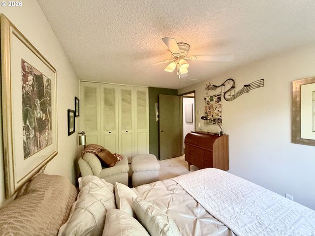 160 WESTBROOK Way, Eugene, OR 97405
