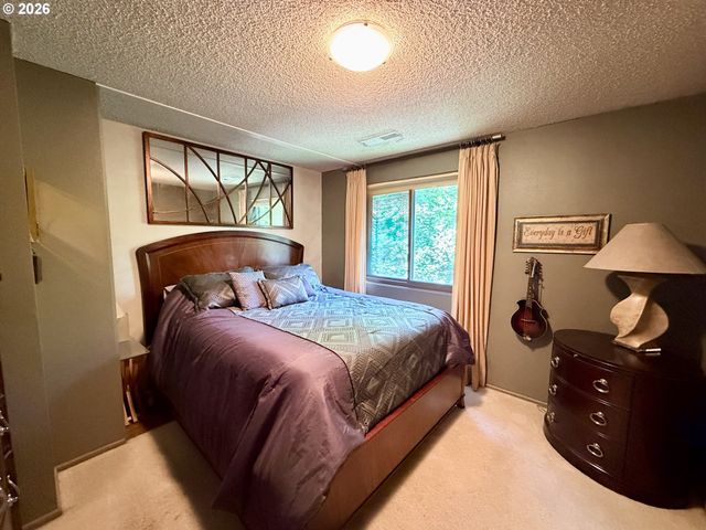 160 WESTBROOK Way, Eugene, OR 97405