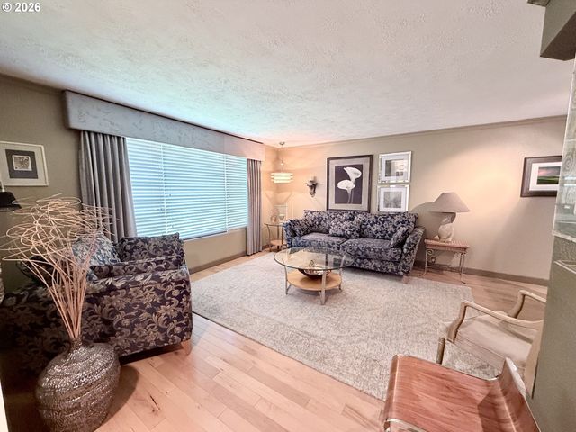 160 WESTBROOK Way, Eugene, OR 97405