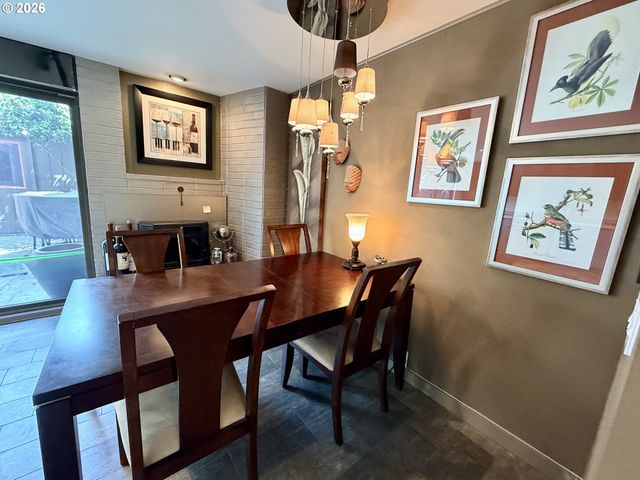 160 WESTBROOK Way, Eugene, OR 97405