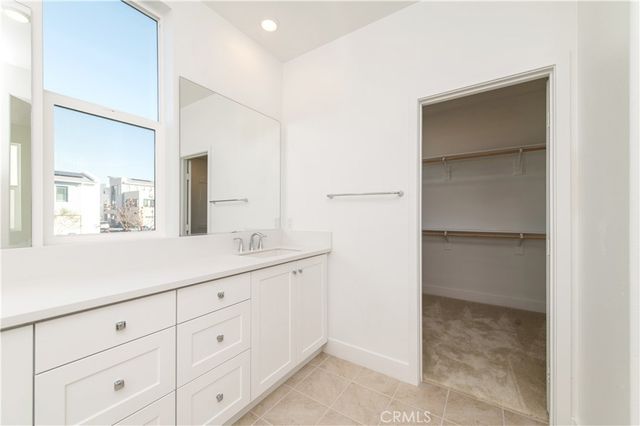 466 Lobata, Irvine, CA 92618