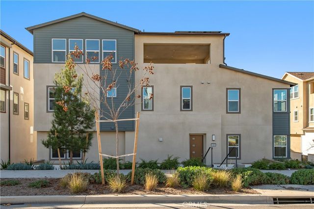 466 Lobata, Irvine, CA 92618