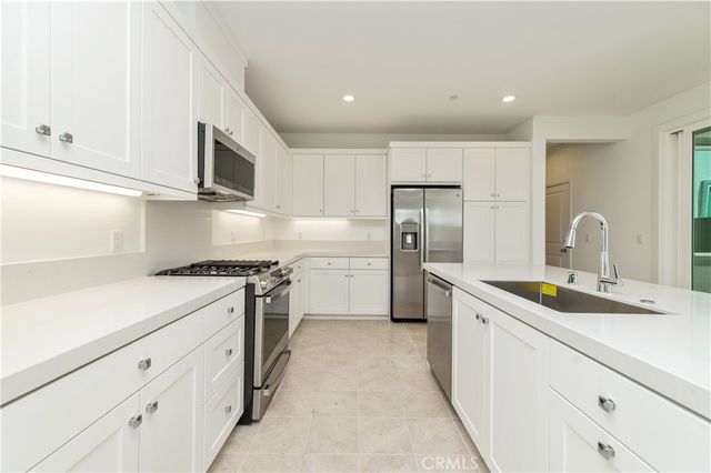 466 Lobata, Irvine, CA 92618