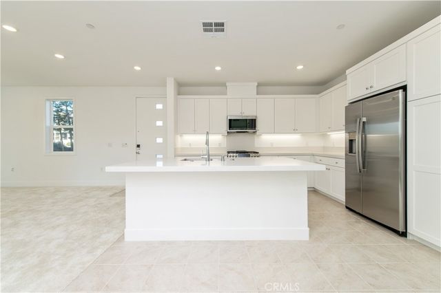 466 Lobata, Irvine, CA 92618