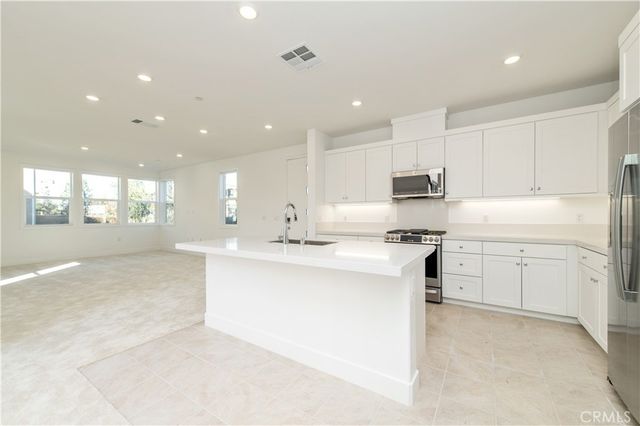 466 Lobata, Irvine, CA 92618