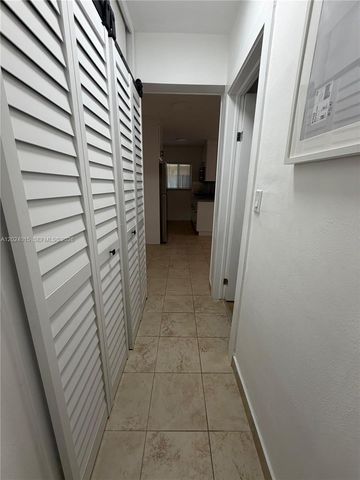 65 Washington Ave 2, Miami Beach, FL 33139