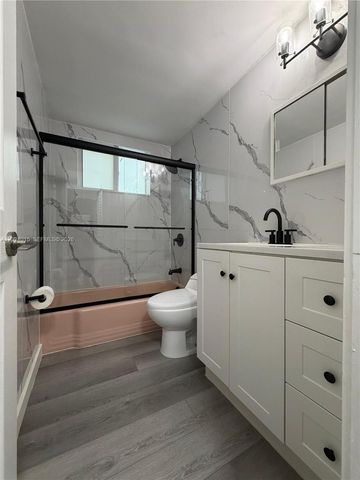 65 Washington Ave 2, Miami Beach, FL 33139