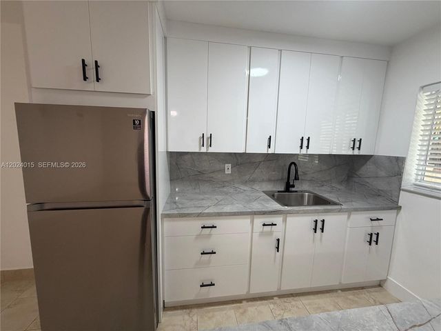 65 Washington Ave 2, Miami Beach, FL 33139