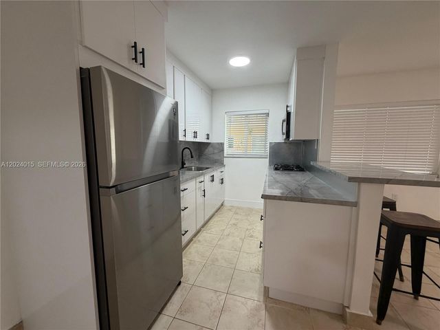 65 Washington Ave 2, Miami Beach, FL 33139
