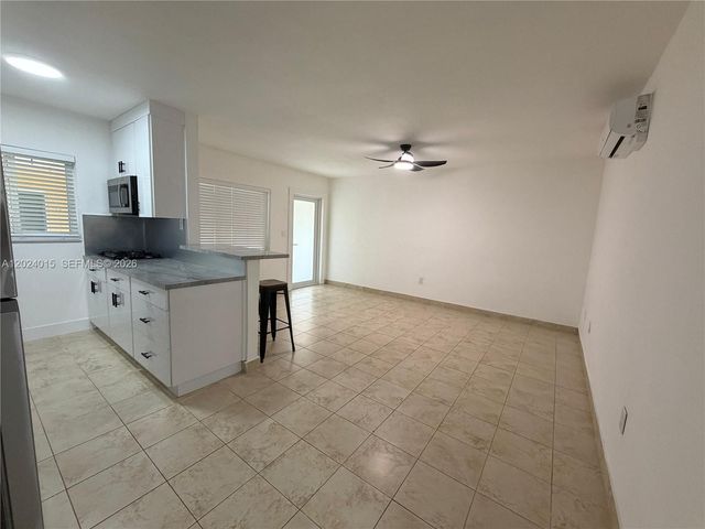 65 Washington Ave 2, Miami Beach, FL 33139