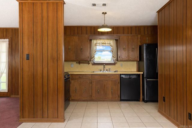 6800 Sunset Road, White Hall, AR 71602