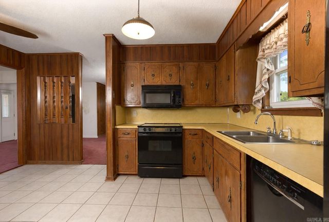 6800 Sunset Road, White Hall, AR 71602