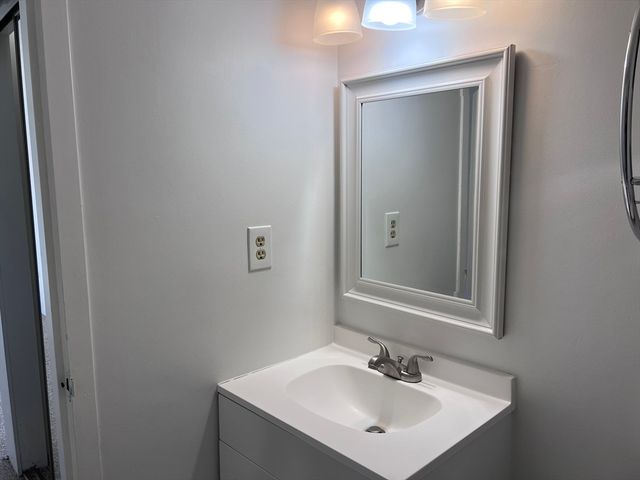 200 Swanton St 306, Winchester, MA 01890