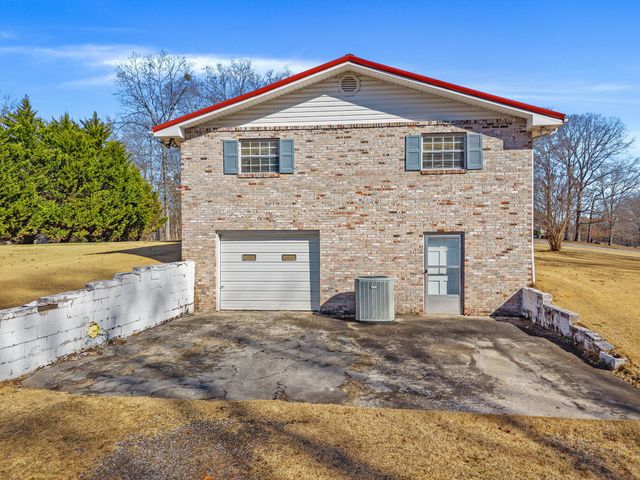 380 County Road 709, Riceville, TN 37370