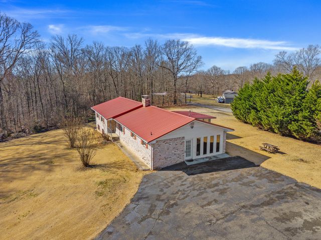 380 County Road 709, Riceville, TN 37370