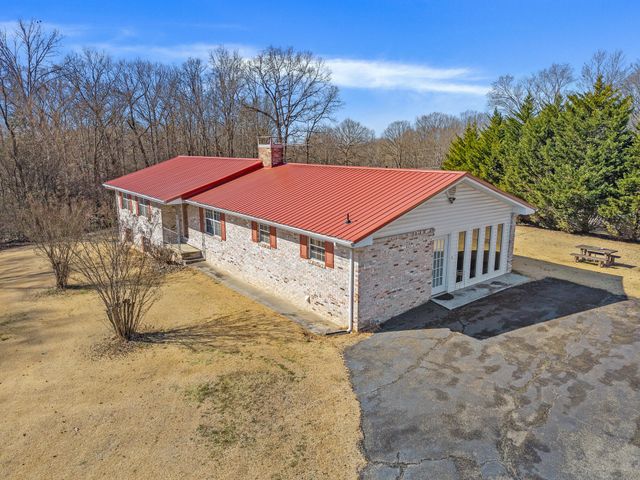 380 County Road 709, Riceville, TN 37370