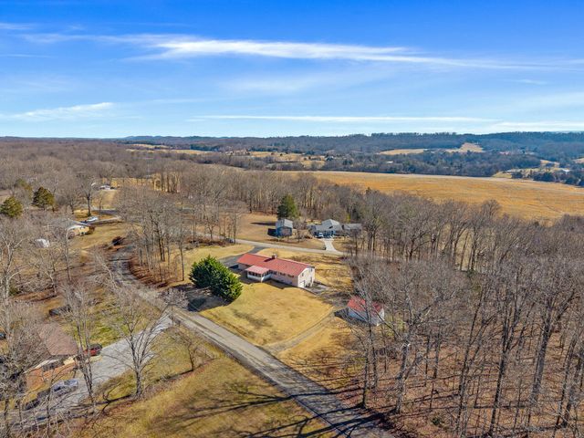 380 County Road 709, Riceville, TN 37370