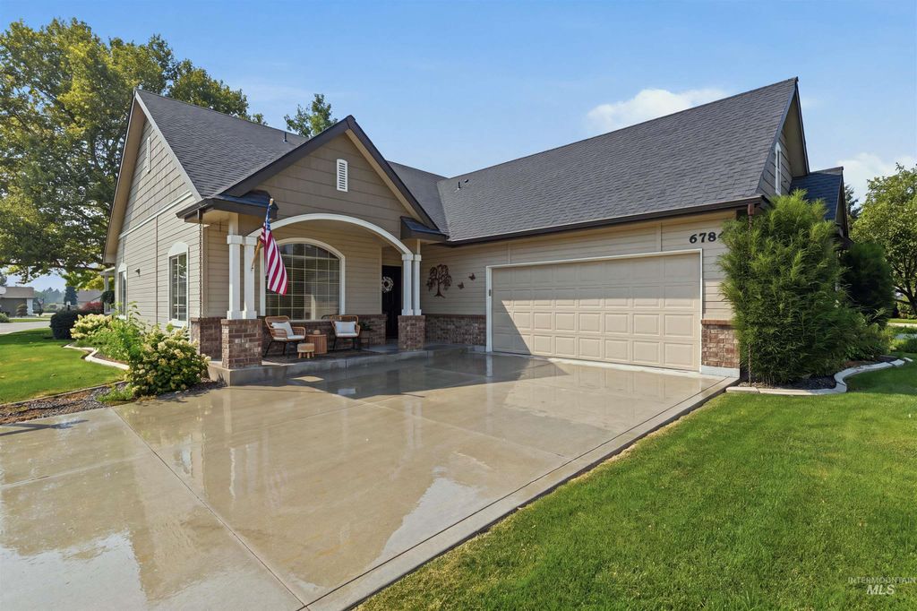 6784 E Greens, Nampa, ID 83687 photo 1