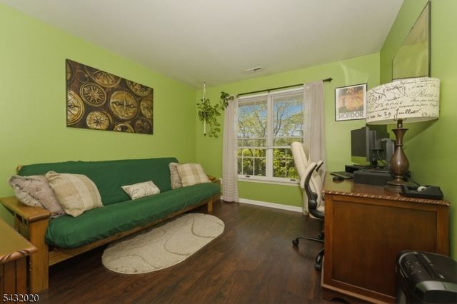 286 Kingbird Ct, Readington Twp., NJ 08887