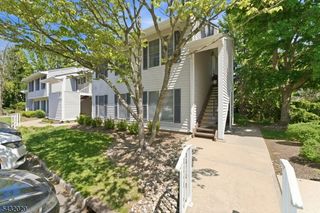 286 Kingbird Ct, Readington Twp., NJ 08887