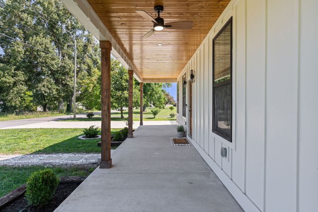 107 Shady St, Summertown, TN 38483