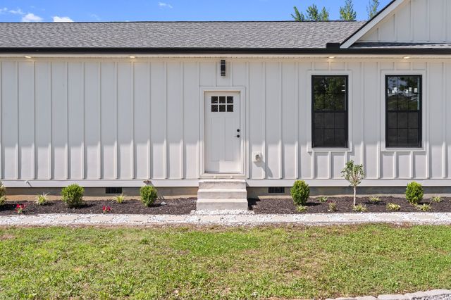 107 Shady St, Summertown, TN 38483