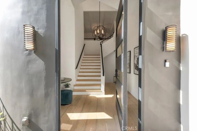 4148 Sunswept Drive, Studio City, CA 91604