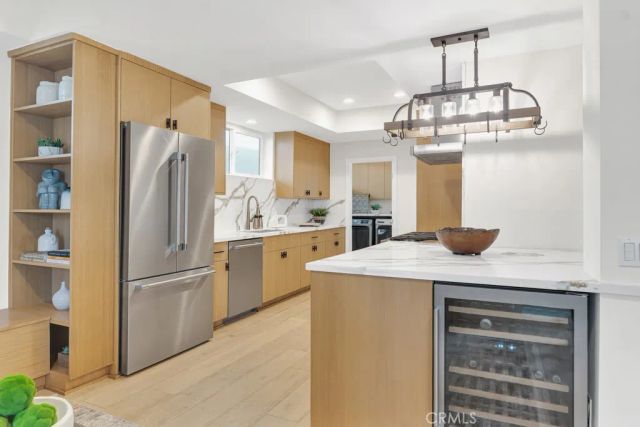 4148 Sunswept Drive, Studio City, CA 91604