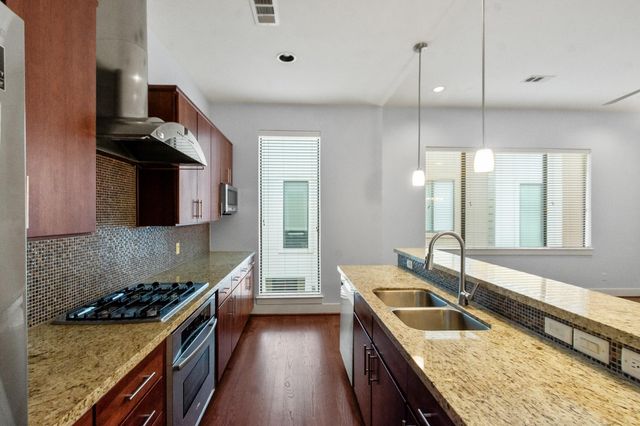 1815 Radcliffe Street, Houston, TX 77007